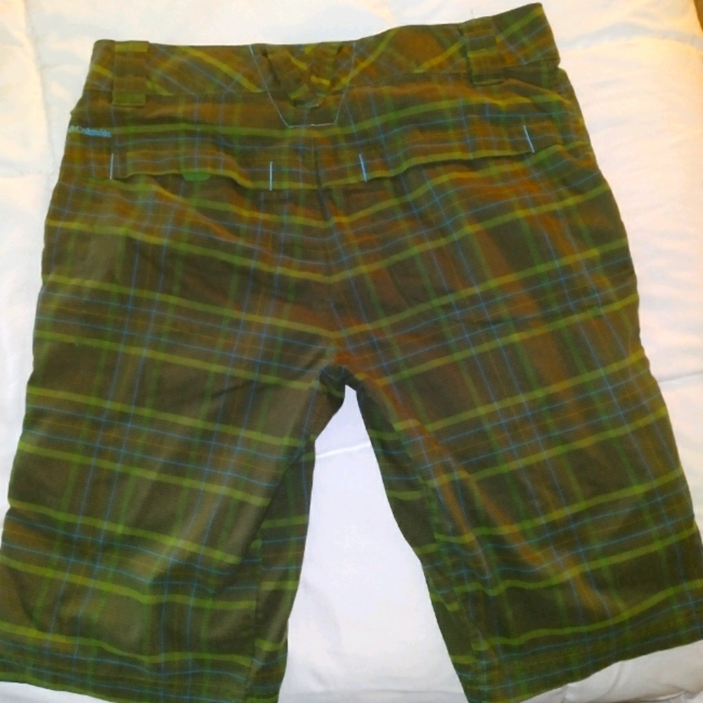 Womens Size 10/12 Columbia shorts